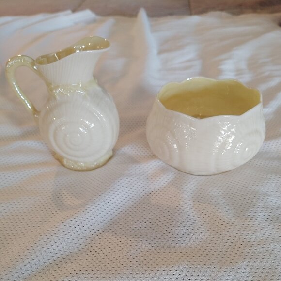 Belleek NAUTILUS SHELL Porcelain CREAMER CREAM PITCHER & SUGAR Bowl - Picture 1 of 12